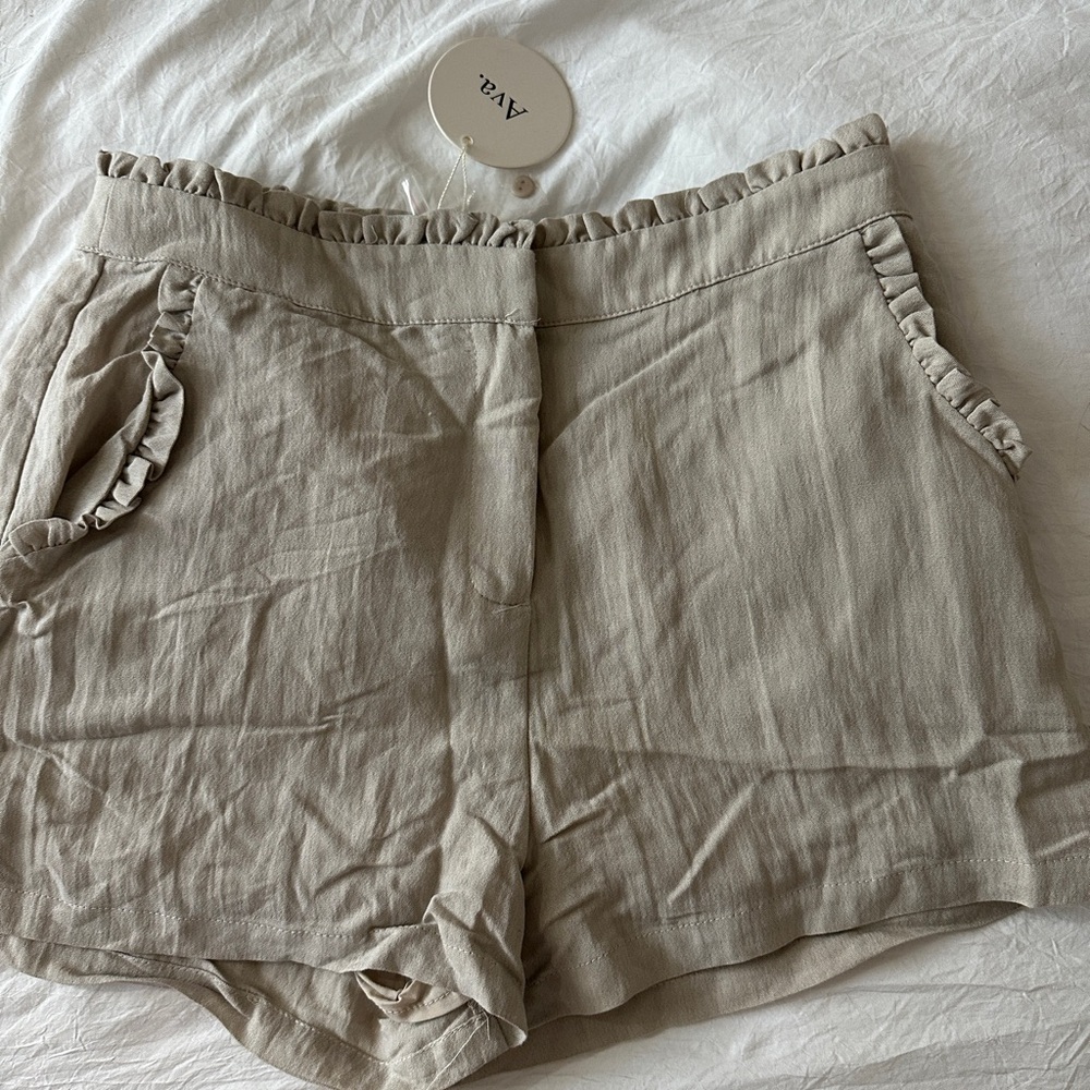 NWT Mura Boutique Beige high waisted shorts linen style Women’s US 8 AUS 12